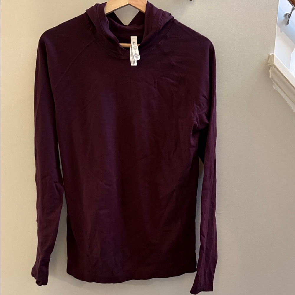 Athlete momentum hooded shirt